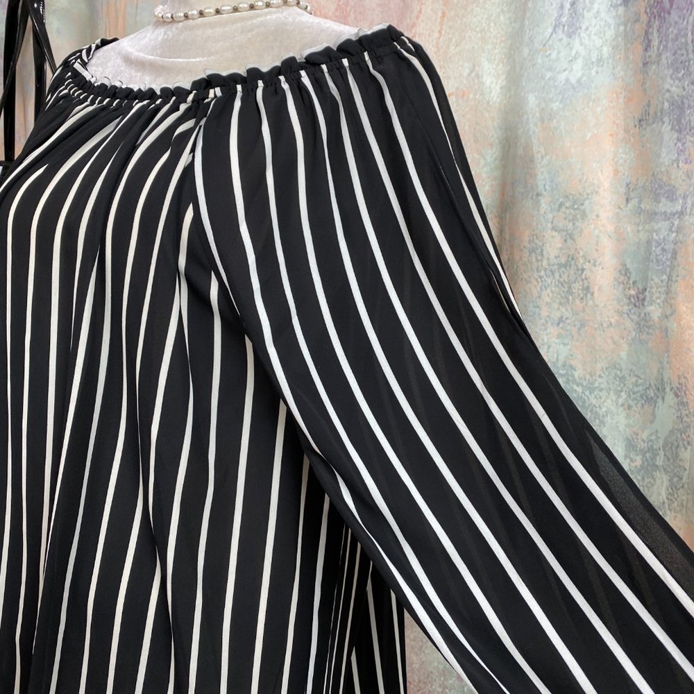 📌Violet & Claire Striped Carmen Style Blouse with 3/4 cold shoulder Sleeves - Picture 3 of 12